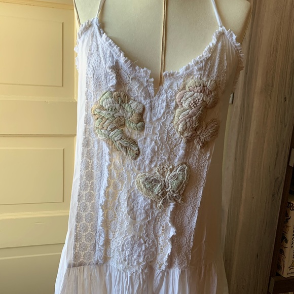 Dresses & Skirts - Embroidered White Mini Dress